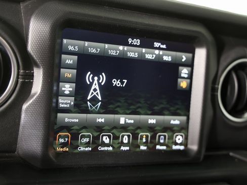 Used 2022 Jeep Wrangler Unlimited Sahara image 16