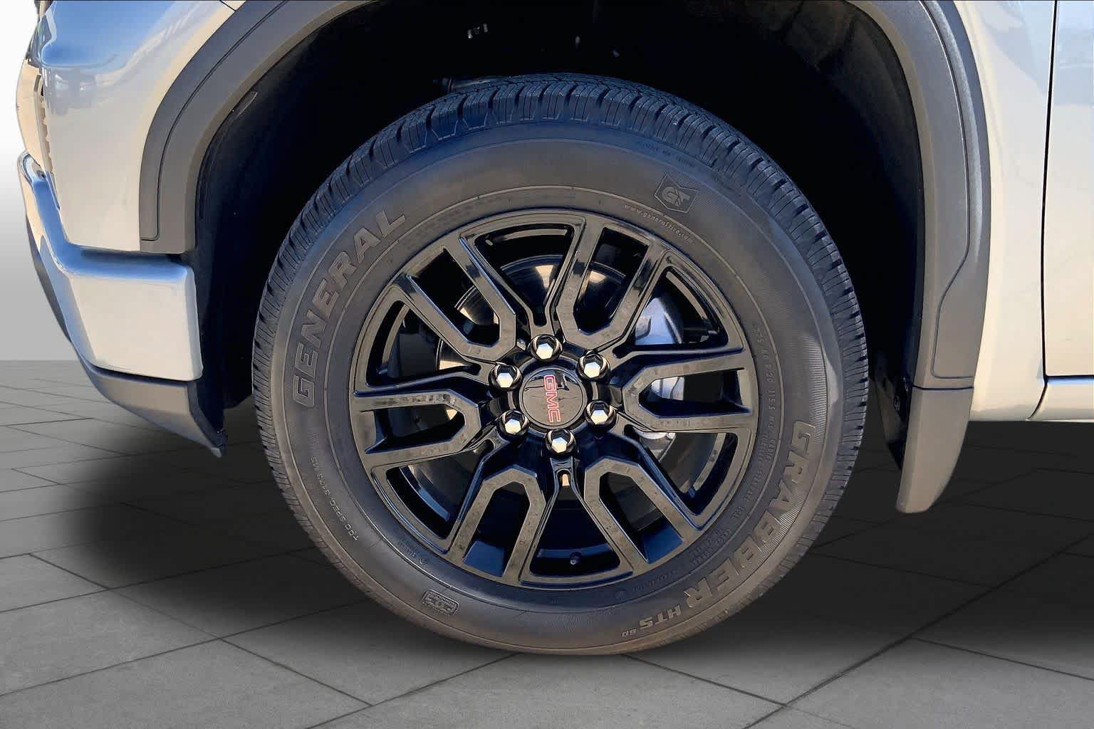 Certified 2025 GMC Sierra 1500 Elevation AWD/4WD image 11