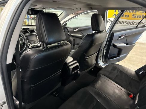 Used 2012 Toyota Camry SE w/ Leather Pkg FWD image 37