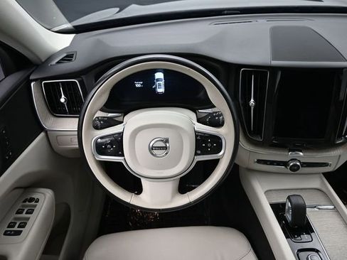 Used 2023 Volvo XC60 B5 Plus w/ Protection Package Premier image 23