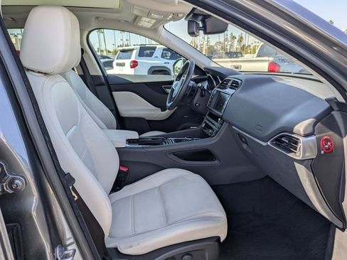 Used 2018 Jaguar F-PACE Prestige AWD/4WD image 21