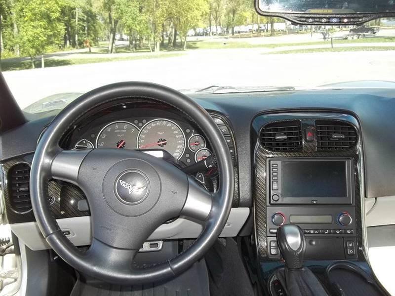 Used 2006 Chevrolet Corvette Coupe w/ Preferred Equipment Group RWD image 16