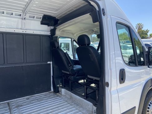 Used 2025 RAM ProMaster 2500 w/ Convenience Group FWD image 24