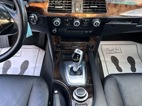 Used 2008 BMW 535xi Sedan image 16