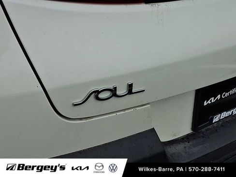 Used 2021 Kia Soul LX FWD image 11