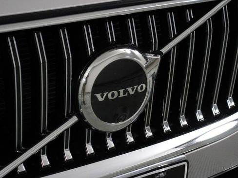 Certified 2023 Volvo XC60 T8 Plus AWD/4WD image 27