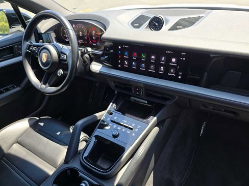 Used 2024 Porsche Cayenne S AWD/4WD image 10