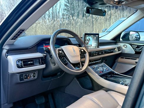 Used 2023 Lincoln Aviator Reserve w/ Equipment Group 201A image 16