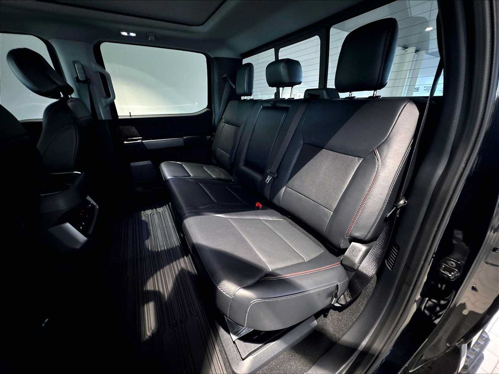 Used 2024 Ford F250 Lariat w/ Lariat Ultimate Package AWD/4WD image 33