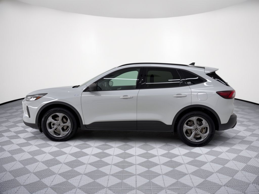 Used 2025 Ford Escape ST-Line FWD image 2