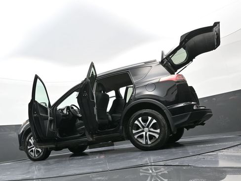 Used 2017 Toyota RAV4 LE image 40