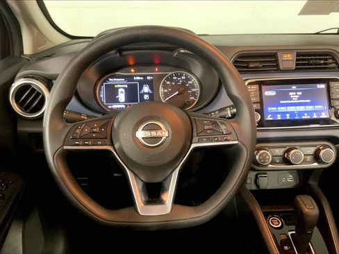 Used 2025 Nissan Versa SV FWD image 5