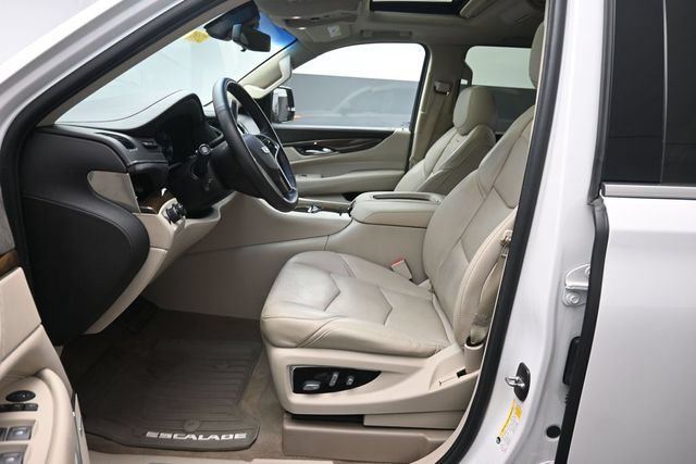 Used 2018 Cadillac Escalade ESV Premium Luxury AWD/4WD image 10
