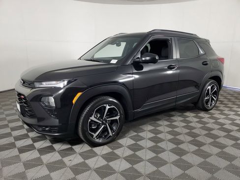 Used 2023 Chevrolet TrailBlazer RS w/ Sun and Liftgate Package FWD image 8