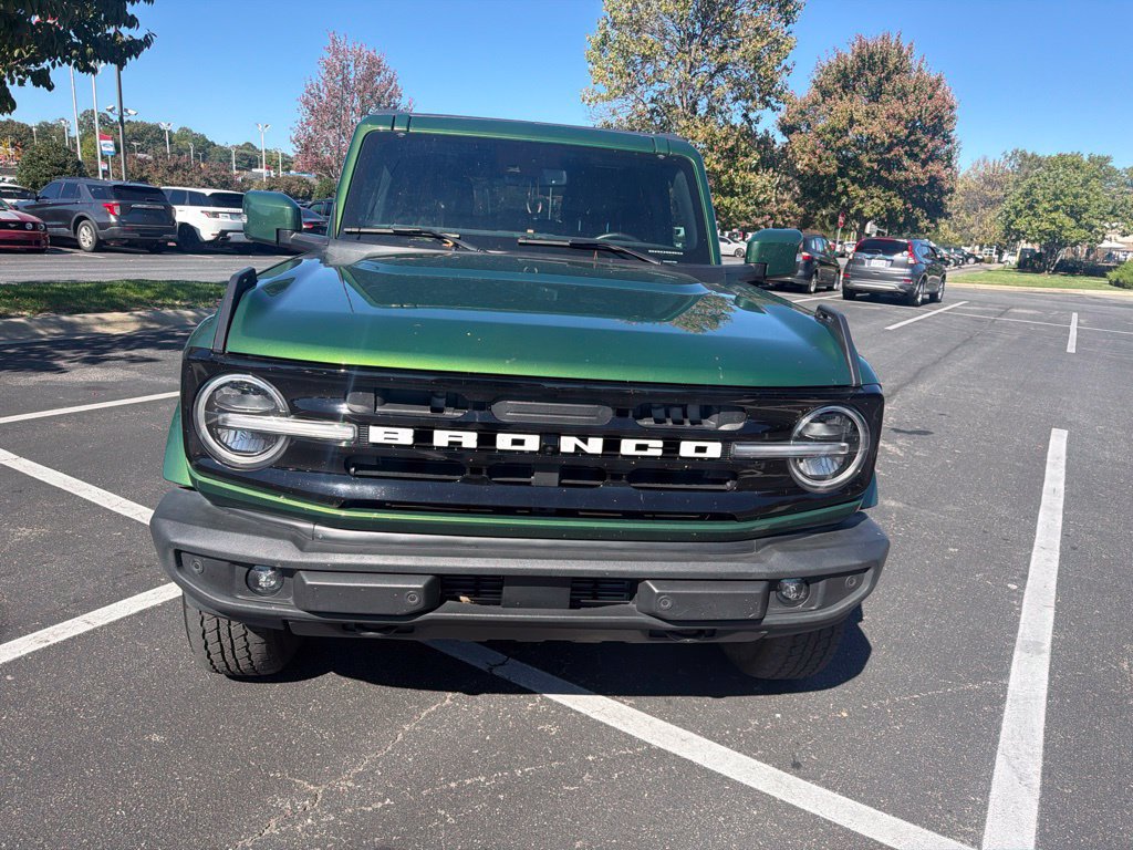 Used 2024 Ford Bronco Outer Banks AWD/4WD image 3