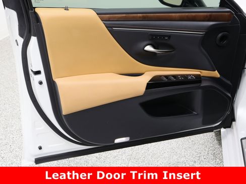 Used 2025 Lexus ES 350 w/ Premium Package image 12