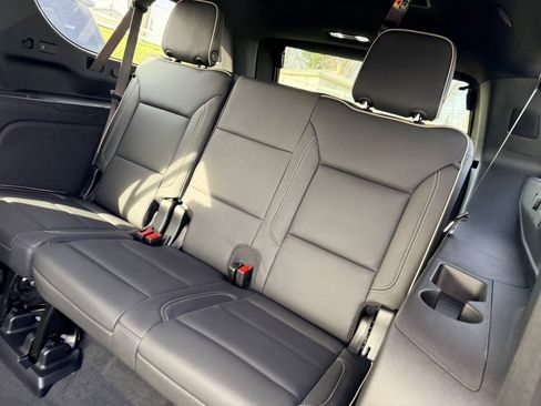 New 2026 Chevrolet Suburban Premier image 34