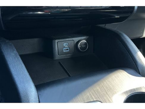 Used 2021 Ford Escape Titanium image 31