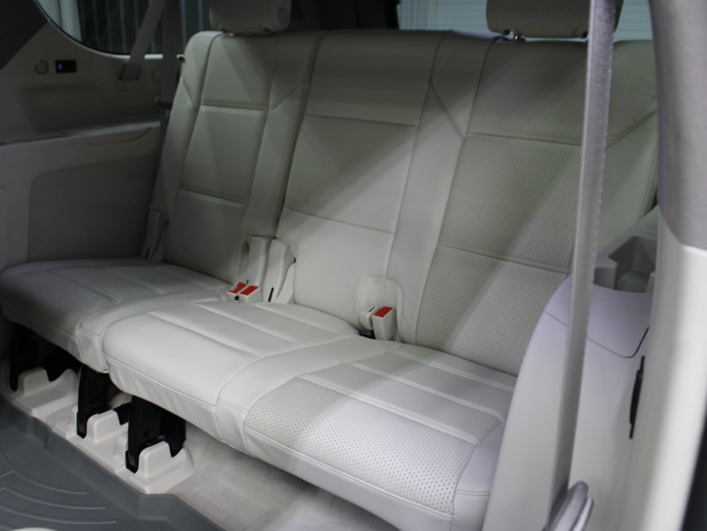 Used 2021 Cadillac Escalade ESV Premium Luxury Platinum AWD/4WD image 20