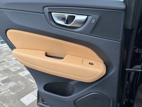 Used 2023 Volvo XC60 T8 Ultimate w/ Climate Package image 58