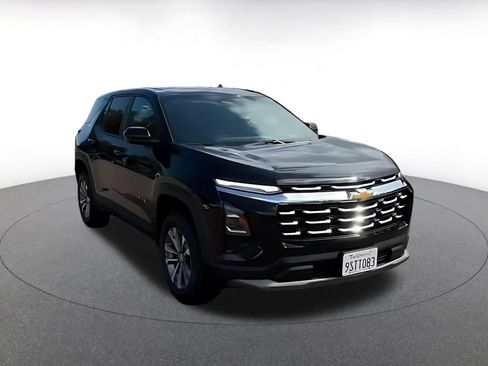 Used 2025 Chevrolet Equinox LT FWD image 3