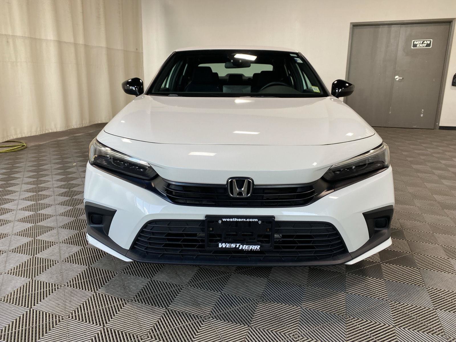 Used 2024 Honda Civic Sport image 2