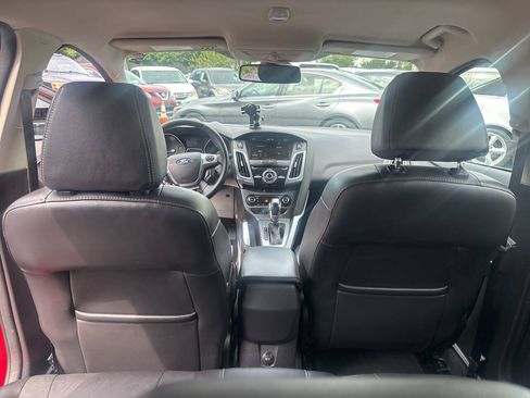 Used 2012 Ford Focus Titanium FWD image 19