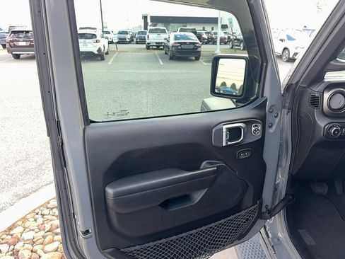 Used 2018 Jeep Wrangler Unlimited Sport S image 10