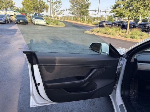 Used 2018 Tesla Model 3 Long Range RWD image 14