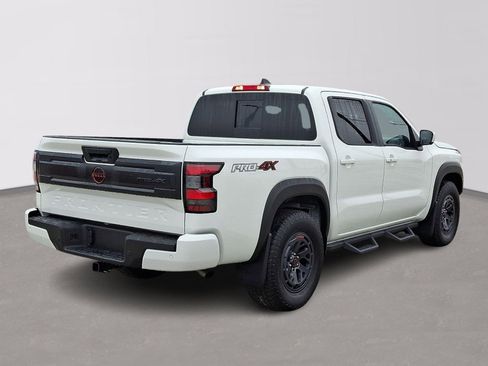 Used 2025 Nissan Frontier PRO-4X image 6