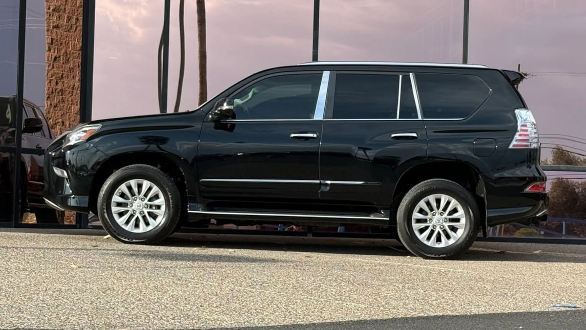 Used 2014 Lexus GX 460 w/ Premium Package AWD/4WD image 5