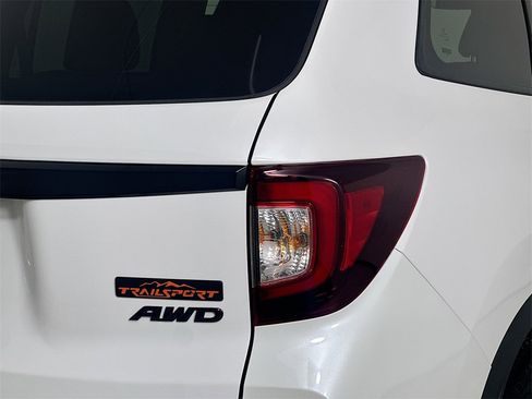 Used 2025 Honda Passport TrailSport image 3