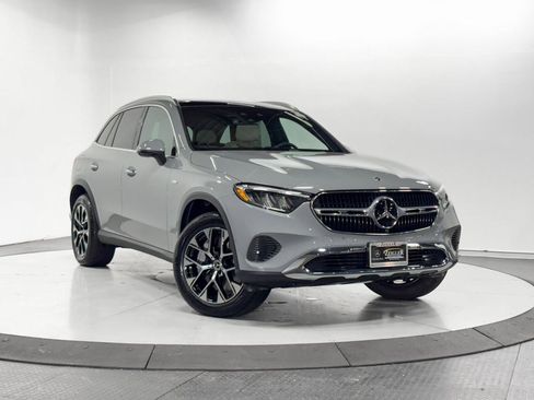 Used 2025 Mercedes-Benz GLC 350e 4MATIC w/ Driver Assistance Package image 1