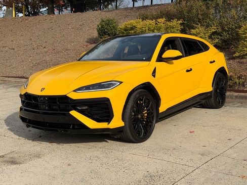 Used 2025 Lamborghini Urus SE image 7