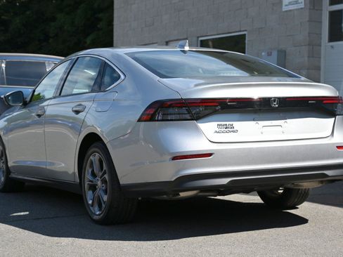 Used 2024 Honda Accord EX image 3