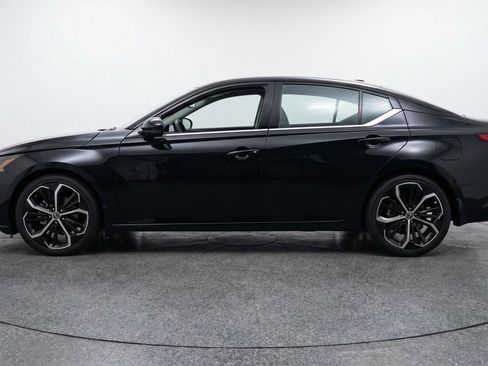 Used 2025 Nissan Altima 2.5 SR FWD image 5