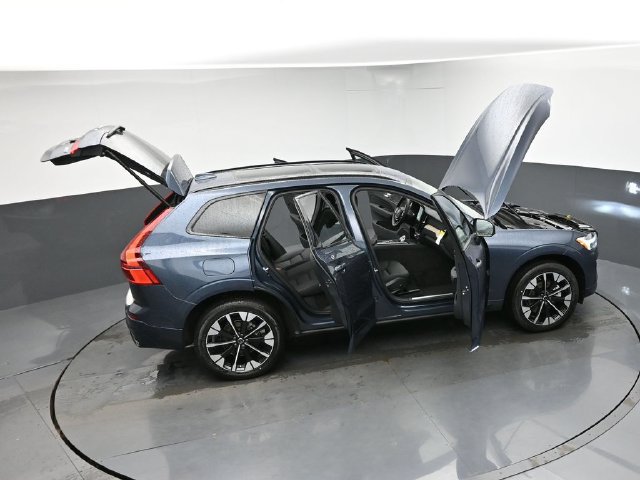 New 2027 Volvo XC60 B5 Plus AWD/4WD image 49