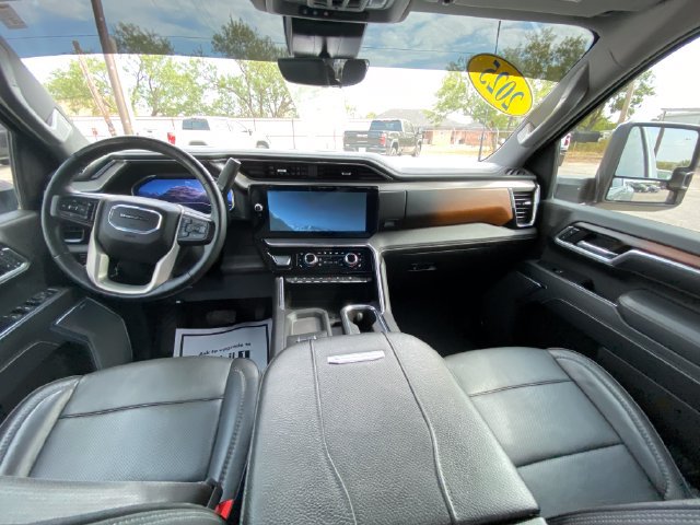 Used 2025 GMC Sierra 3500 Denali w/ Technology Package AWD/4WD image 15
