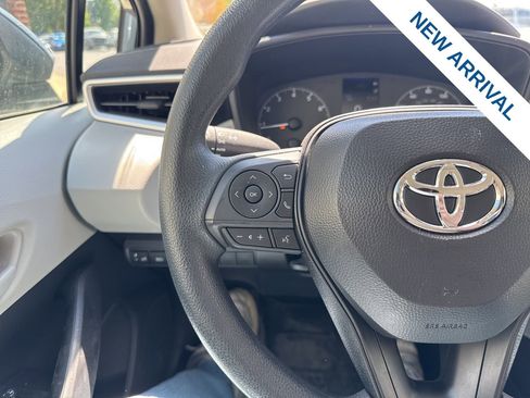 Used 2025 Toyota Corolla LE FWD image 21