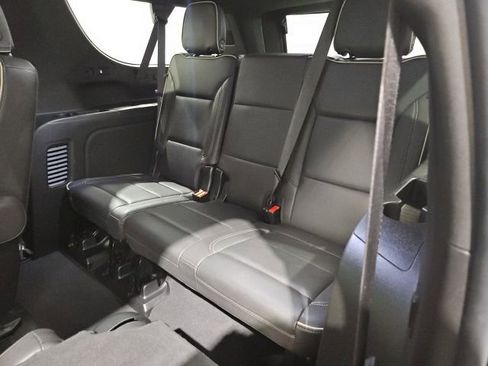 Used 2023 Chevrolet Suburban Premier AWD/4WD image 13