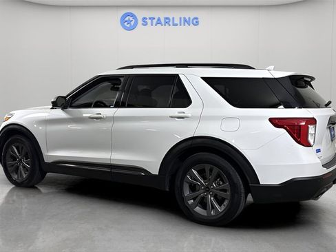 Used 2021 Ford Explorer XLT w/ Equipment Group 202A image 4