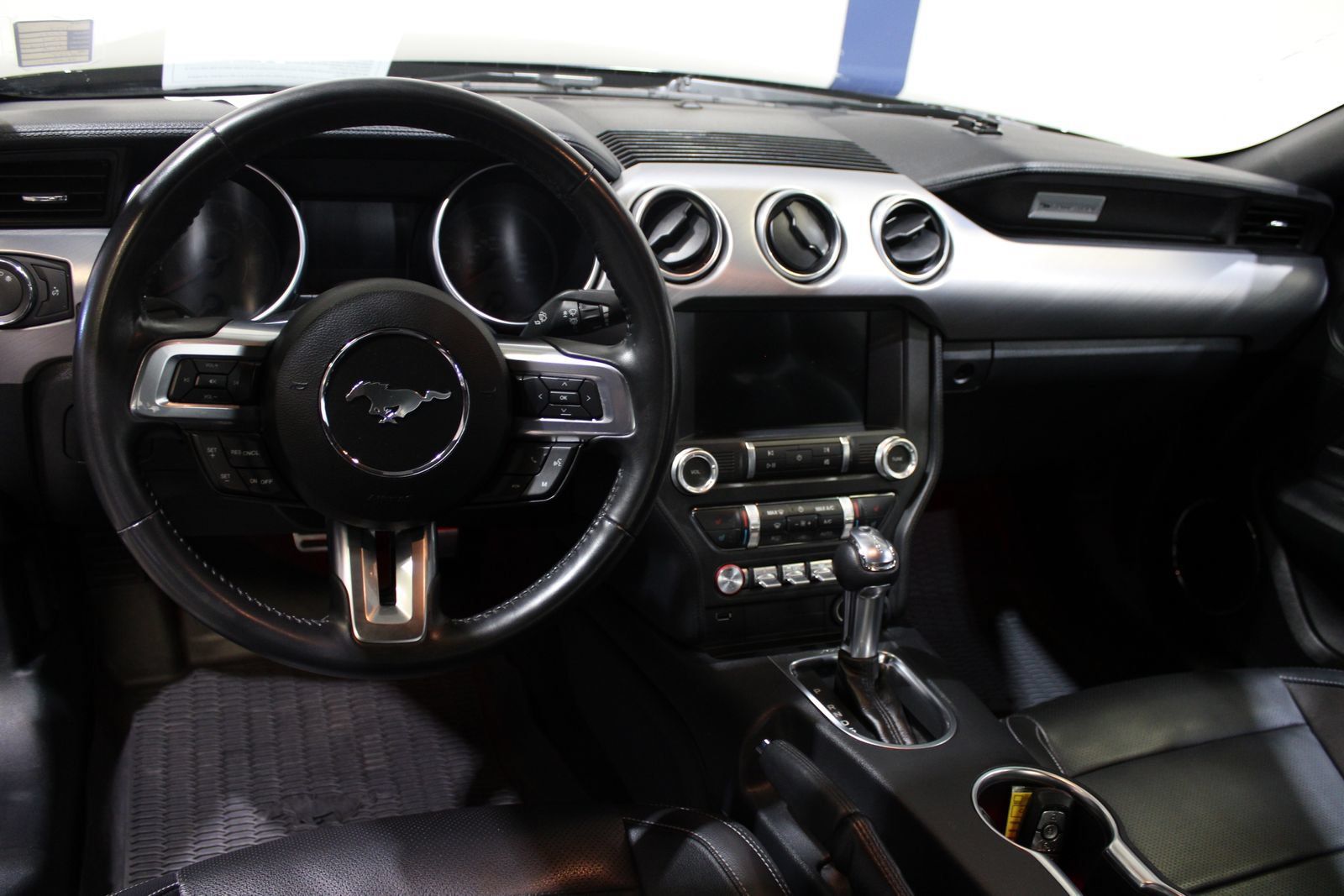 Used 2022 Ford Mustang Premium RWD image 27