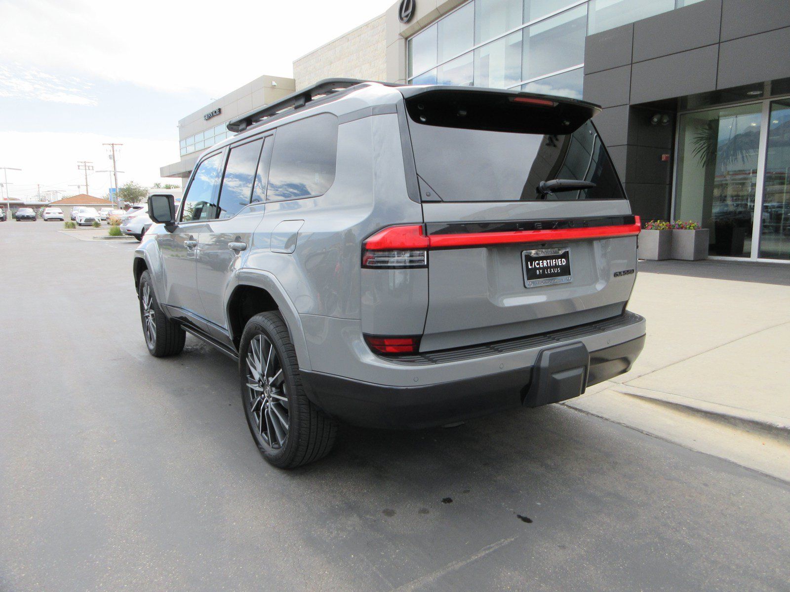 Used 2024 Lexus GX 550 w/ Accessory Package (31) AWD/4WD image 5