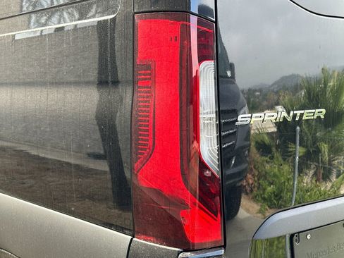 Used 2024 Mercedes-Benz Sprinter 2500 image 4