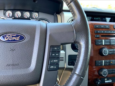 Used 2010 Ford F150 Lariat image 23