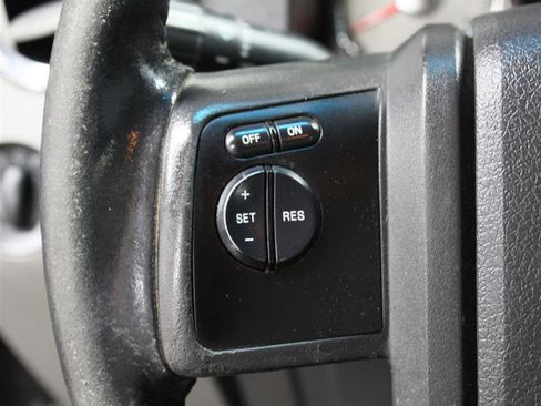 Used 2010 Ford F250 Lariat image 11