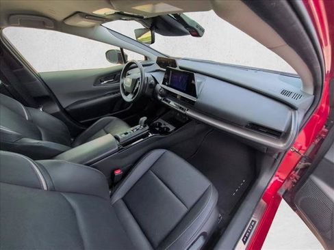Used 2024 Toyota Prius XLE FWD image 18