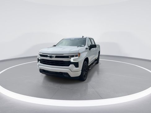 Used 2023 Chevrolet Silverado 1500 RST w/ Z71 Off-Road Package AWD/4WD image 3