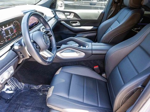 Certified 2025 Mercedes-Benz GLS 450 4MATIC image 19