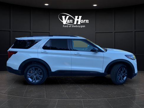 New 2026 Ford Explorer Active w/ Active Comfort Package AWD/4WD image 8